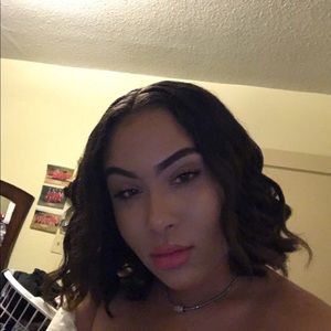 Meet your Posher, Alexis